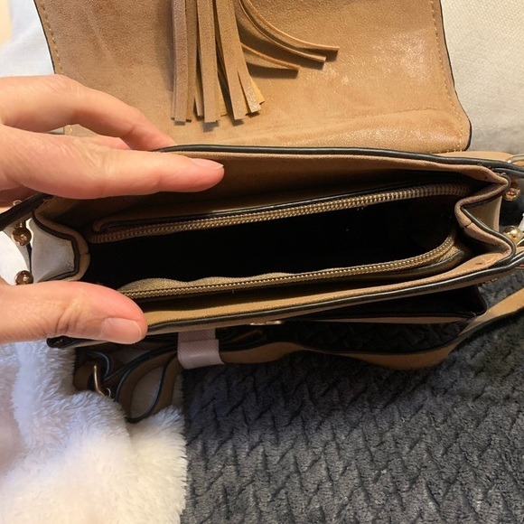 Rue 21 Crossbody Purse - Picture 2 of 2